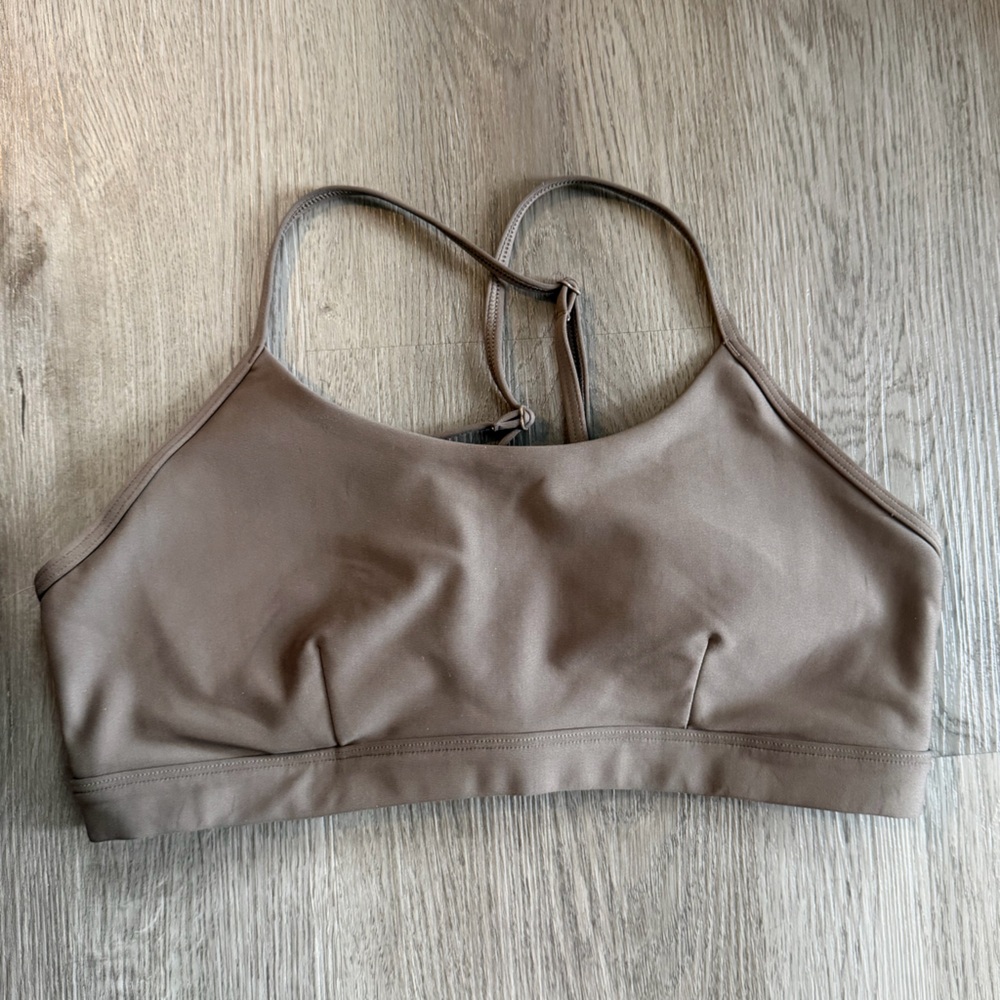 Alo Yoga Airlift Intrigue Bra Light Brown